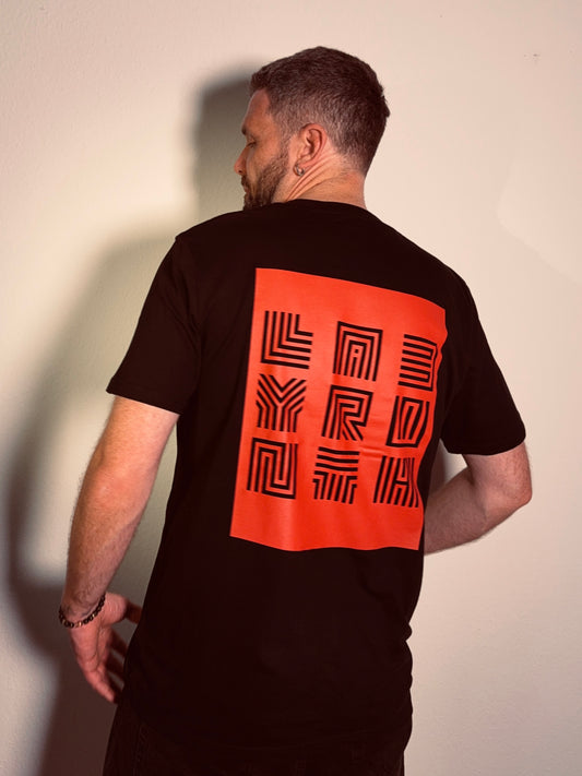 LABYRINTH | T-shirt | Black & Red