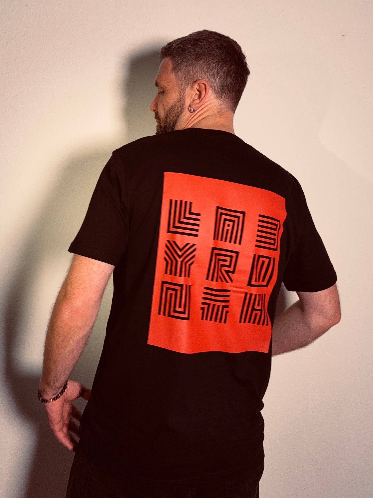 LABYRINTH | T-Shirt | UNISEX Black & Red