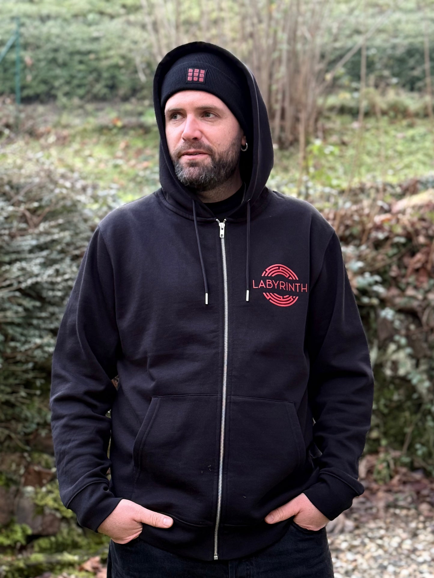 LABYRINTH | Hoodie | Black & Red